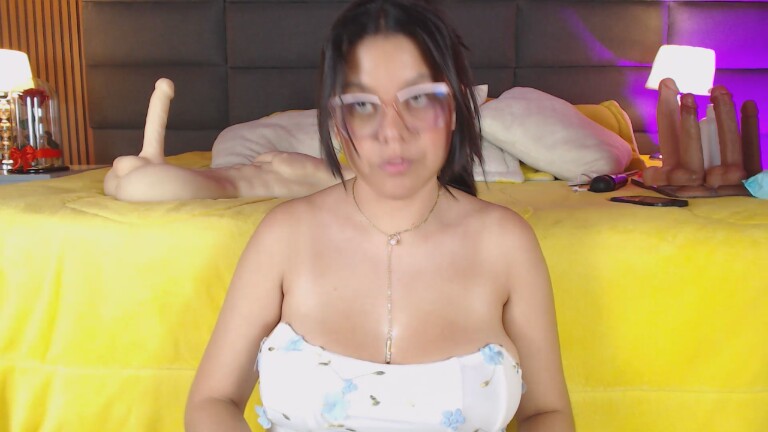 Naiiara's Streamate show and profile