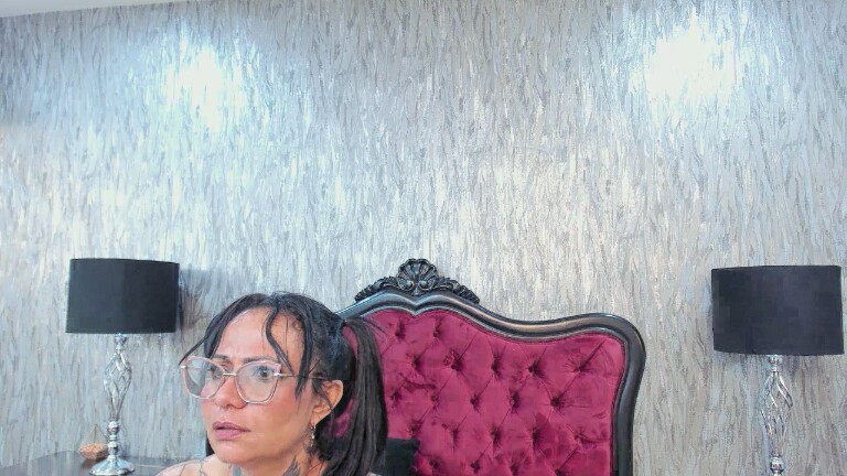 AntonelaMilf's Streamate show and profile