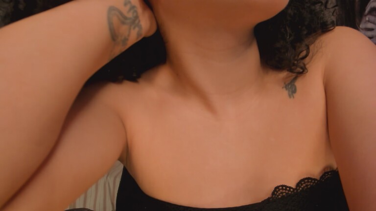 liawavy's Streamate show and profile
