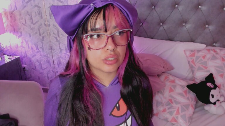 MaddieWaves's Streamate show and profile