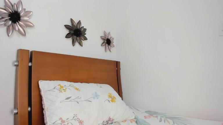 IsabellaCrissty's Streamate show and profile