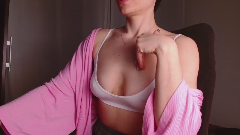 ItsYourMia's Streamate show and profile