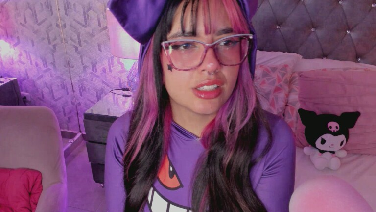 MaddieWaves's Streamate show and profile