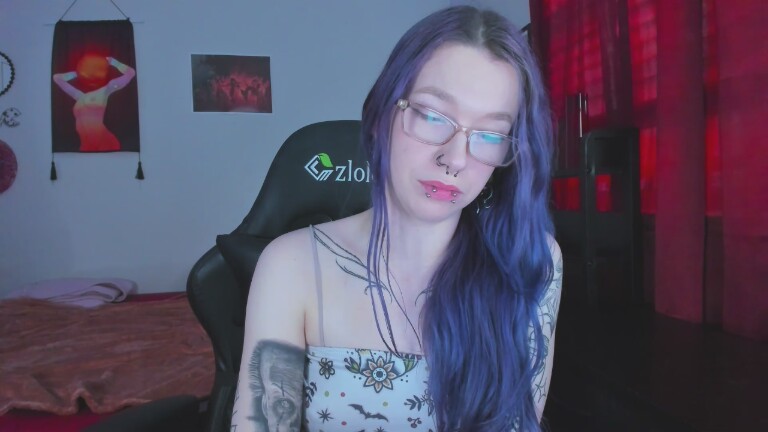 NikkiVill's Streamate show and profile