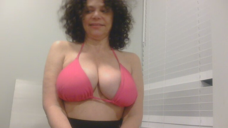 VivienneVale's Streamate show and profile