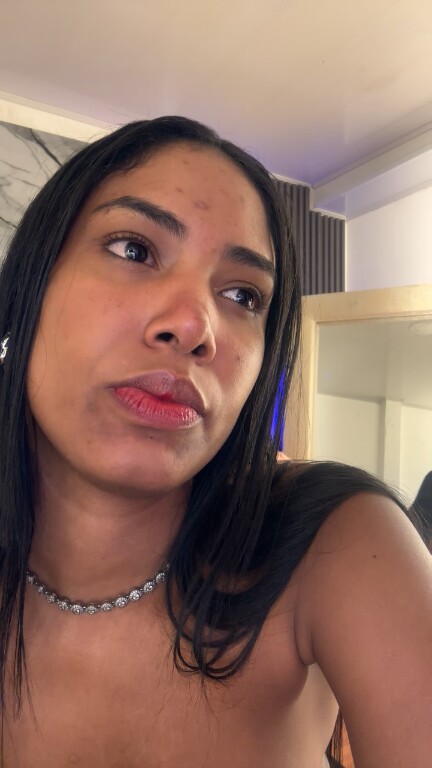 KarinaSanz's Streamate show and profile