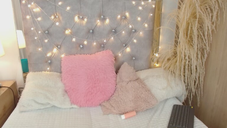 Naommycambell's Streamate show and profile