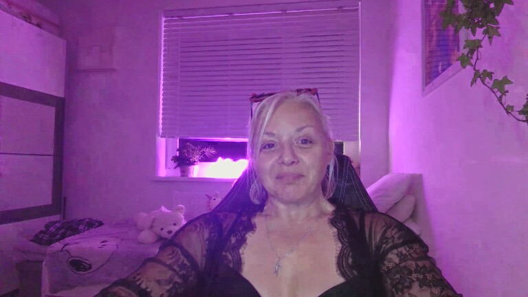 LinsyKim's Streamate show and profile