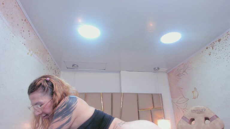 Ladyy_Scarlett's Streamate show and profile