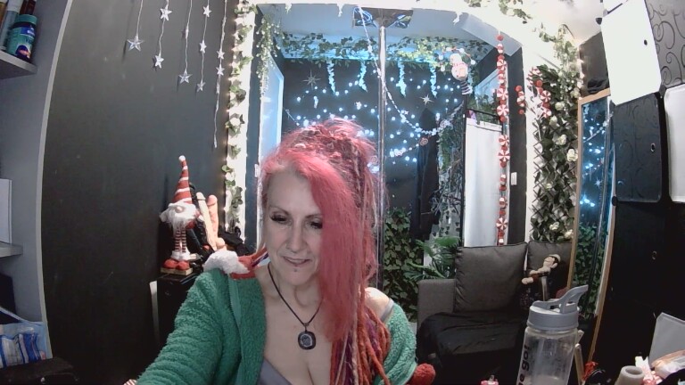 SkySparks's Streamate show and profile