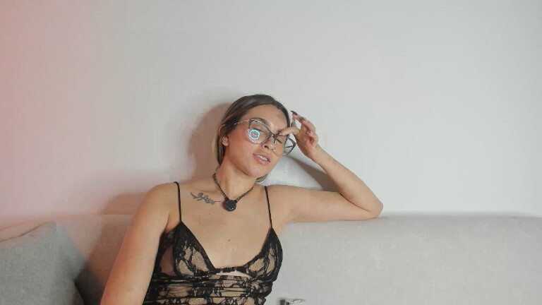 AuraRosse's Streamate show and profile