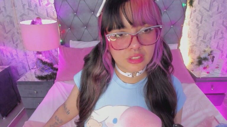 MaddieWaves's Streamate show and profile