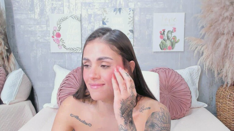 SaraBacker's Streamate show and profile