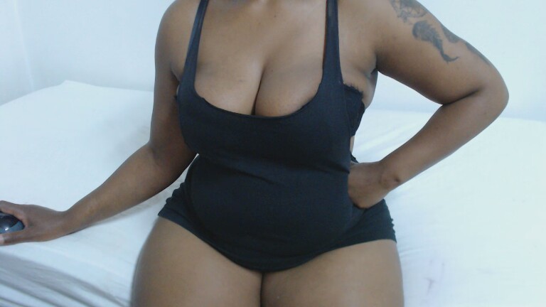 JUICYxLIPS's Streamate show and profile