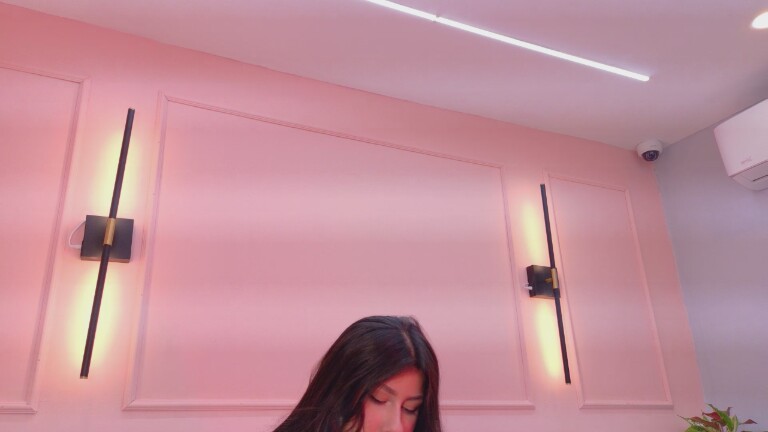 littleezoee's Streamate show and profile