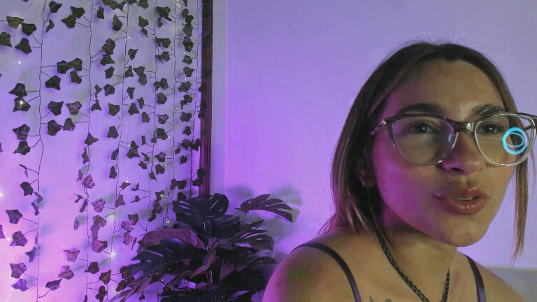 AuraRosse's Streamate show and profile