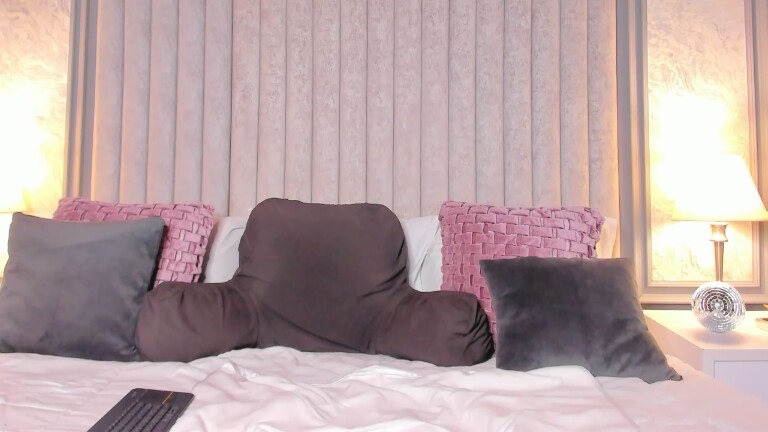 VenusMillan's Streamate show and profile