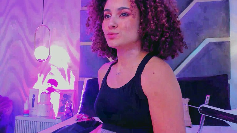 HollyJhonson's Streamate show and profile