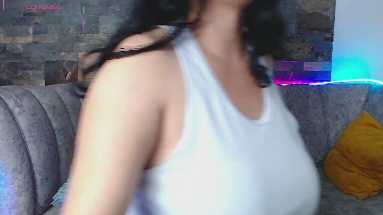 NAYIBELL's Streamate show and profile