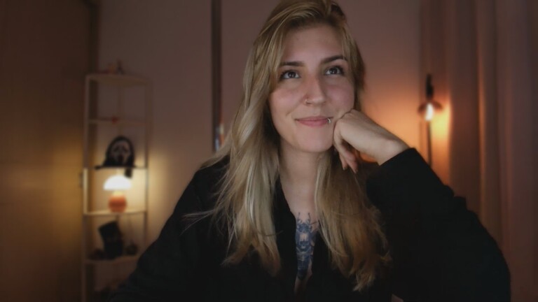 LindaSofiaa's Streamate show and profile