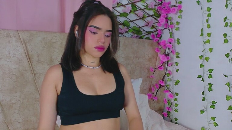 Lara_Gil21's Streamate show and profile