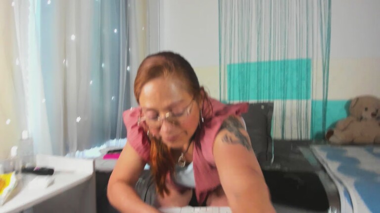 AnthonellaMature's Streamate show and profile