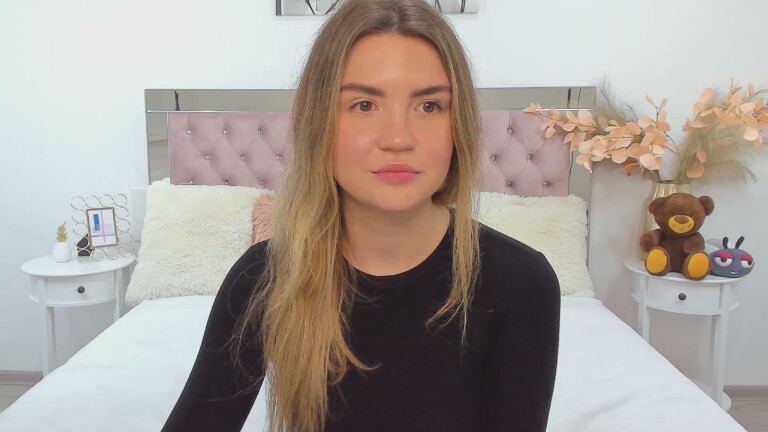 Reneswee's Streamate show and profile