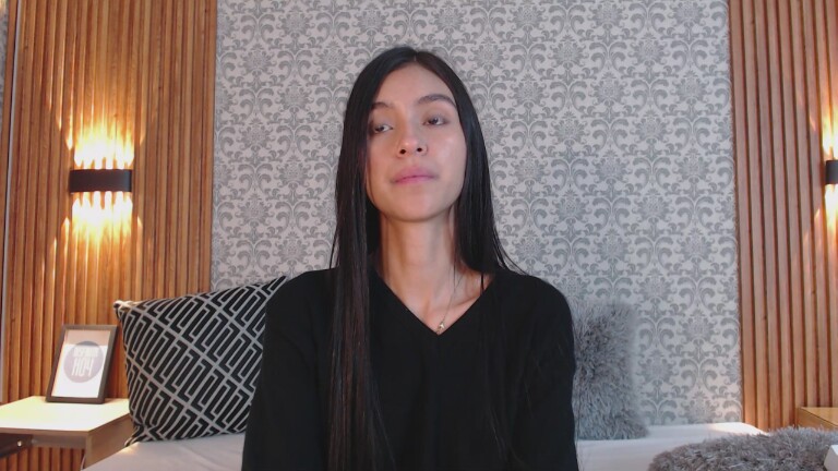 Charlotte_18's Streamate show and profile