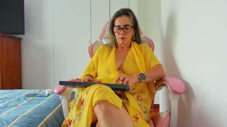 SexyLatinxs's Streamate show and profile