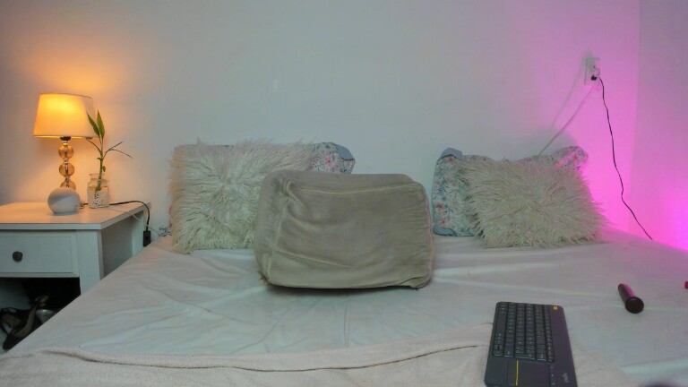 MissHannaX's Streamate show and profile