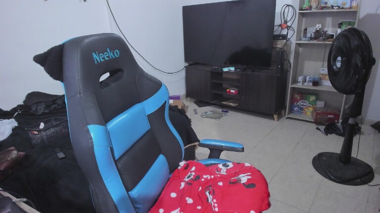 Red_Pandemonium's Streamate show and profile