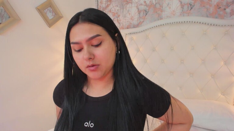 SaharaLyn's Streamate show and profile