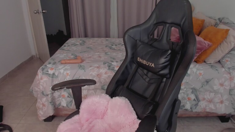 sofhylorenscum29's Streamate show and profile