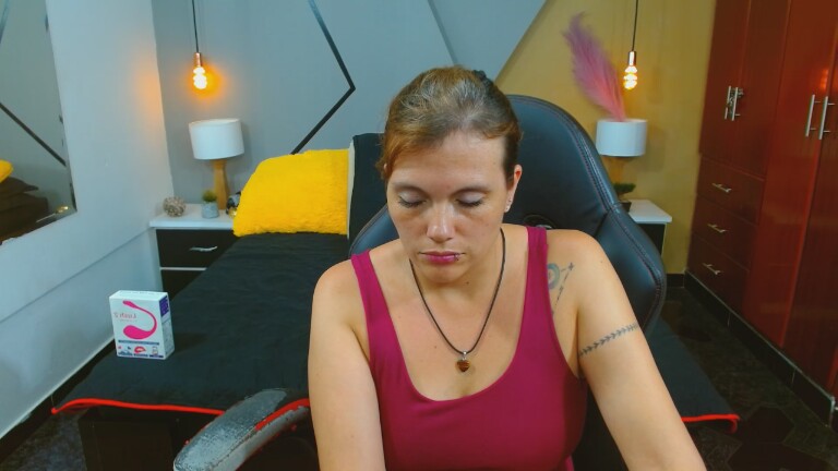 ConieMoss's Streamate show and profile