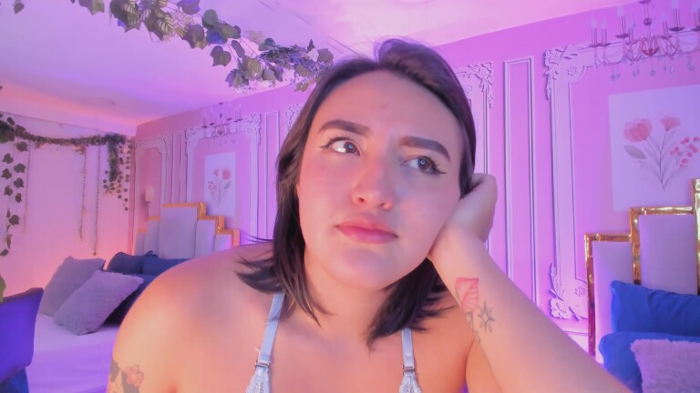 NaraSuarez's Streamate show and profile