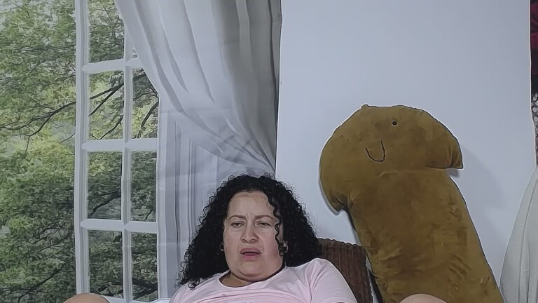 nikol32's Streamate show and profile