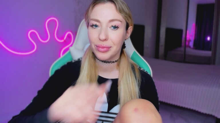 MiaSinfull's Streamate show and profile