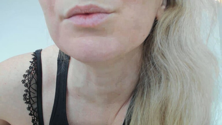 XxSweety_GirlxX's Streamate show and profile