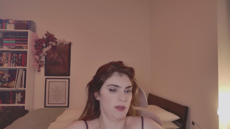 34HHGamerGirlHannah's Streamate show and profile