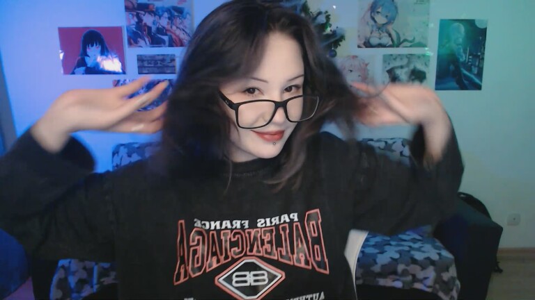 Minatyan18's Streamate show and profile