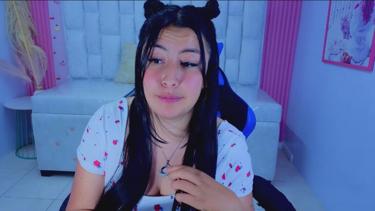 EmilyMiillsS's Streamate show and profile