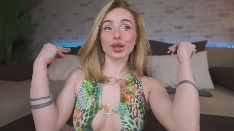 BabyyyLuna's Streamate show and profile