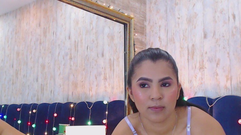 EmilyHunnter's Streamate show and profile