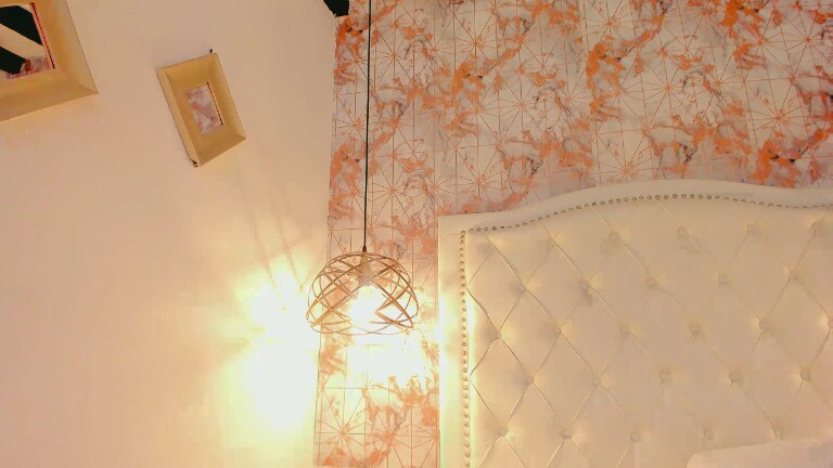 SaharaLyn's Streamate show and profile