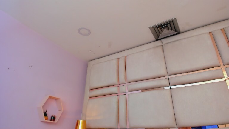 IsabellSanz's Streamate show and profile