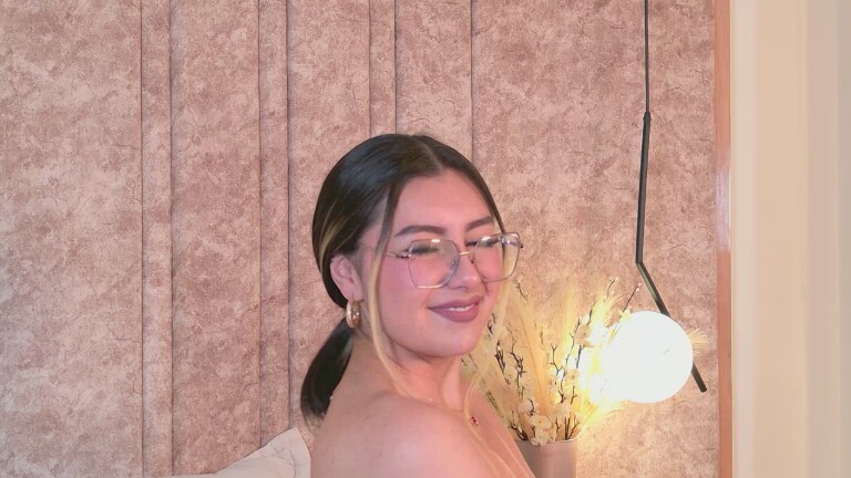 IsaRose's Streamate show and profile