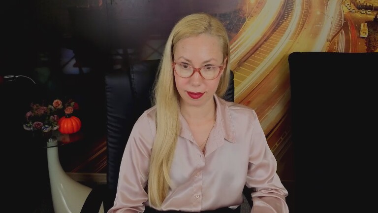 SofiaChastain's Streamate show and profile