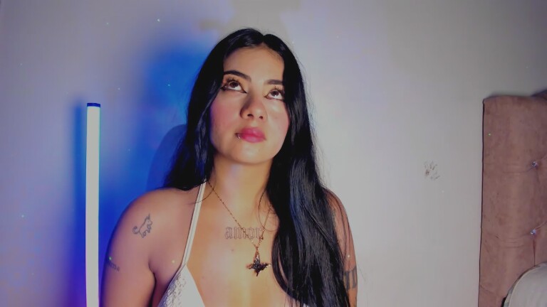 NatalieBluee's Streamate show and profile