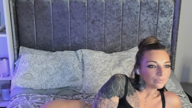 Roxy_Reed's Streamate show and profile