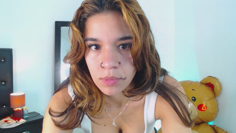 MIA_JHONNSON's Streamate show and profile